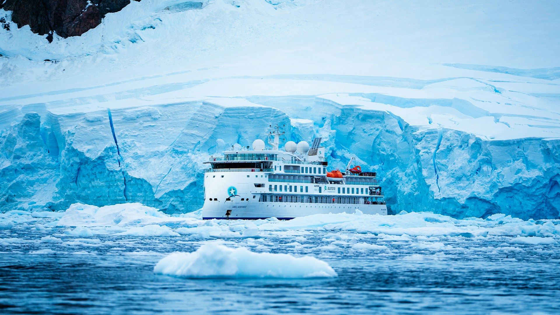 Greg-Mortimer-Neko-Harbour